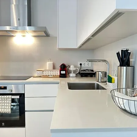 Apartamento Jacinto Benavente 15, 7a Con Parking Gratis By Ybh *